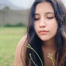 Ascolta Jeannie Llamoga, guarda video musicali, leggi la biografia, vedi le date del tour & altro!