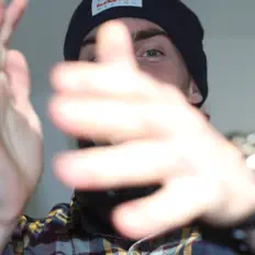 Ouve 604LSD, vê vídeos de música, lê a biografia, vê as datas da digressão e muito mais!