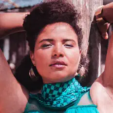 Escucha a Syssi Mananga, mira vídeos musicales, lee la biografía, consulta fechas de giras y mucho más.