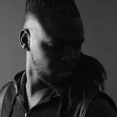 Escucha a Ray León, mira videos musicales, lee su biografía, consulta las fechas de las gira y más.