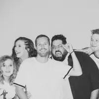 Ascolta undefined, guarda video musicali, leggi la biografia, vedi le date del tour & altro!