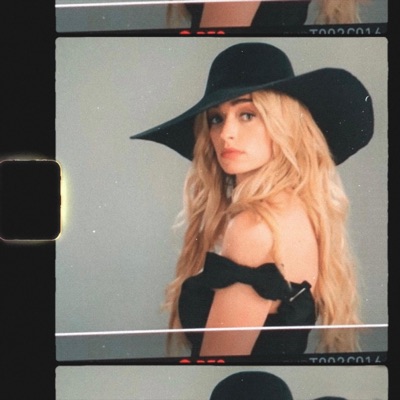 Ginny and Georgia - Single