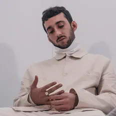 Poslechněte si interpreta BRARDA, sledujte hudební videa, přečtěte si životopis, podívejte se na data turné a další informace.