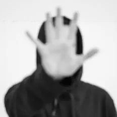 聆聽 KILLIAM、觀看音樂影片、閱讀小傳、查看巡演日期等！