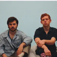 Posłuchaj wykonawcy Walkie Talkie, obejrzyj teledyski, przeczytaj biografię, zobacz daty tras koncertowych i nie tylko!