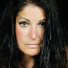 Listen to Sapphira Vee, watch music videos, read bio, see tour dates & more!