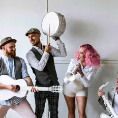 Poslechněte si interpreta Duke Music, sledujte hudební videa, přečtěte si životopis, podívejte se na data turné a další informace.