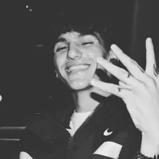 Ouça Newman, assista a videoclipes, leia a biografia, veja as datas das turnês e mais!