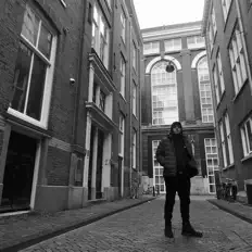 Hör dir bc.einstein an, schau dir Musikvideos an, lies die Biografie, finde Tourdaten und mehr!