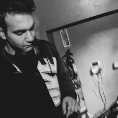 聆聽 Y.M.O、觀看音樂影片、閱讀小傳、查看巡演日期等！