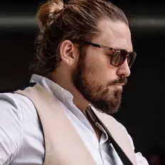 Ouça Loneraynger, assista a videoclipes, leia a biografia, veja as datas das turnês e mais!