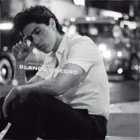 Blanco Y Negro — Menny Flores