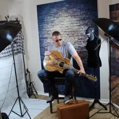 Aratreaを聴いたり、ミュージックビデオを鑑賞したり、経歴やツアー日程などを確認したりしましょう！