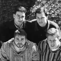 聆聽 The Peace、觀看音樂影片、閱讀小傳、查看巡演日期等！