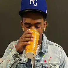 聆聽 Twayze、觀看音樂影片、閱讀小傳、查看巡演日期等！