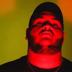 Poslechněte si interpreta Young Cruiser, sledujte hudební videa, přečtěte si životopis, podívejte se na data turné a další informace.