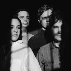 Drawing Boardsを聴いたり、ミュージックビデオを鑑賞したり、経歴やツアー日程などを確認したりしましょう！