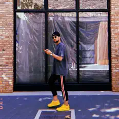 Dennis Mulyar을(를) 듣고, 뮤직 비디오를 보고, 약력을 읽고, 투어 일정 등을 확인하세요!