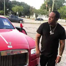 Ascolta Redd Jung, guarda video musicali, leggi la biografia, vedi le date del tour & altro!