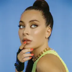 Escucha a Элина Чага, mira videos musicales, lee su biografía, consulta las fechas de las gira y más.