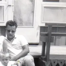 收听 Mike Carew、观看音乐视频、阅读小传、查看巡演日期等 ！