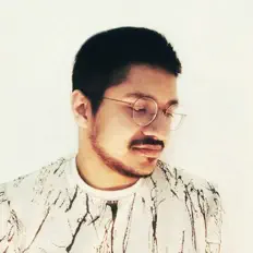 聆聽 kasah、觀看音樂影片、閱讀小傳、查看巡演日期等！