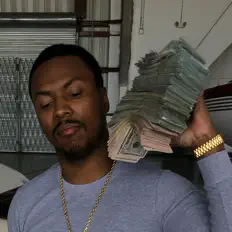 收听 B Win、观看音乐视频、阅读小传、查看巡演日期等 ！