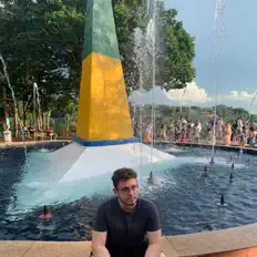 POLAKINを聴いたり、ミュージックビデオを鑑賞したり、経歴やツアー日程などを確認したりしましょう！