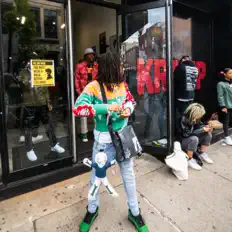 聆聽 Yung Ice、觀看音樂影片、閱讀小傳、查看巡演日期等！
