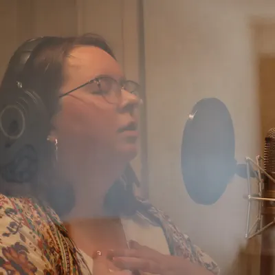 Listen to Laura Cooper-Martin, watch music videos, read bio, see tour dates & more!