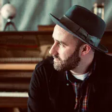 Luister naar J.D. Spears, bekijk muziekvideo's, lees de bio, bekijk de tourdata, en meer!