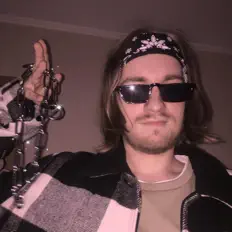 收听 NorraKillen、观看音乐视频、阅读小传、查看巡演日期等 ！