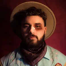 Ascolta Erick Exis, guarda video musicali, leggi la biografia, vedi le date del tour & altro!