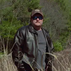 Hör dir Anthony Edwinds an, schau dir Musikvideos an, lies die Biografie, finde Tourdaten und mehr!