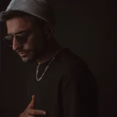 Ascolta Tefo, guarda video musicali, leggi la biografia, vedi le date del tour & altro!