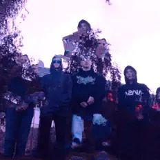 Luister naar полтора бати, bekijk muziekvideo's, lees de bio, bekijk de tourdata, en meer!