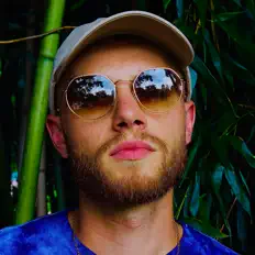 Ouça Tommy Mantra, assista a videoclipes, leia a biografia, veja as datas das turnês e mais!