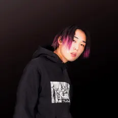 Dengarkan Yualla, tonton video musik, baca bio, lihat tanggal tur & lainnya!