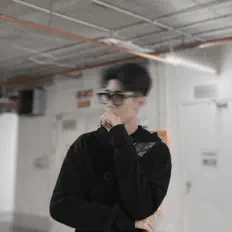 Escucha a False Alarm, mira videos musicales, lee su biografía, consulta las fechas de las gira y más.