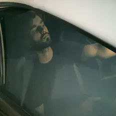 Radio V सुनें, म्यूज़िक वीडियो देखें, बायो पढ़ें, दौरे की तारीखें और बहुत कुछ देखें!