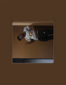 Budを聴いたり、ミュージックビデオを鑑賞したり、経歴やツアー日程などを確認したりしましょう！