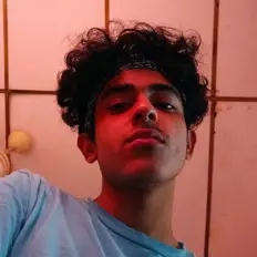 聆聽 Emanuel、觀看音樂影片、閱讀小傳、查看巡演日期等！