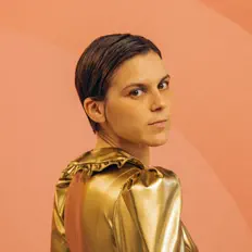 Posłuchaj wykonawcy Lizzie Loveless, obejrzyj teledyski, przeczytaj biografię, zobacz daty tras koncertowych i nie tylko!