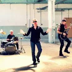 聆聽 BAD Habit Sweden、觀看音樂影片、閱讀小傳、查看巡演日期等！