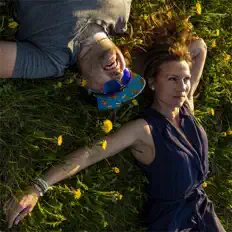 Ακούστε περιεχόμενο από Apofeoz, παρακολουθήστε μουσικά βίντεο, διαβάστε το βιογραφικό, δείτε ημερομηνίες περιοδείας, και πολλά ακόμη!