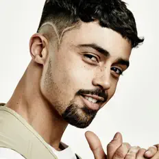 CAM' dinle, müzik videolarını izle, biyografisini oku, tur tarihlerini ve daha fazlasını gör!