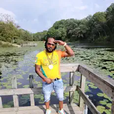 Dengarkan War, tonton video musik, baca bio, lihat tanggal tur & lainnya!