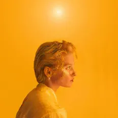 Alickaを聴いたり、ミュージックビデオを鑑賞したり、経歴やツアー日程などを確認したりしましょう！