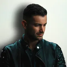 Dengarkan Gil Sanders, tonton video musik, baca bio, lihat tanggal tur & lainnya!