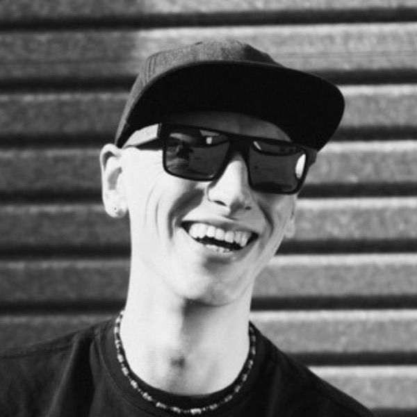 Dan Whitfield's avatar